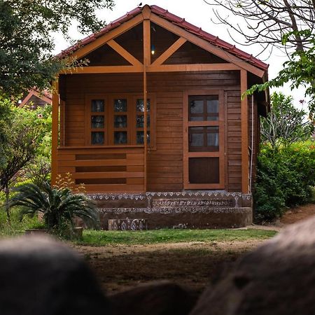 Leo Wodden Resort Hampi Dış mekan fotoğraf