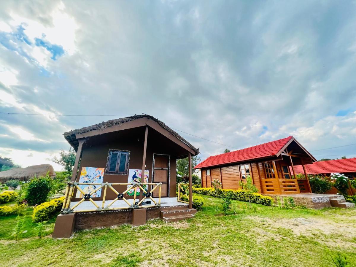 Leo Wodden Resort Hampi Dış mekan fotoğraf