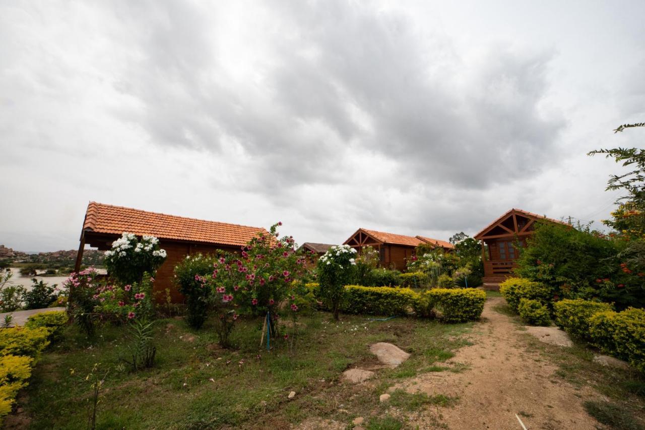 Leo Wodden Resort Hampi Dış mekan fotoğraf